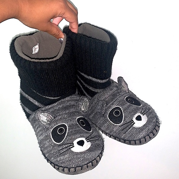 Kohl's Shoes - Gray & Black Animal Slippers